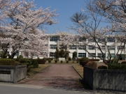 土山中学校校舎画像